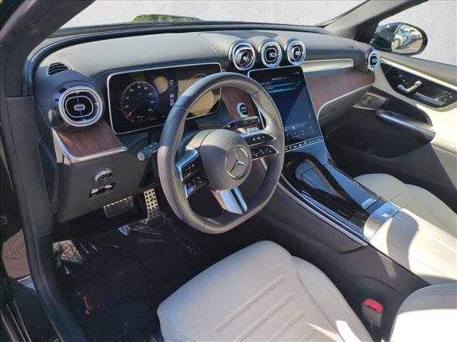 Used 2025 Mercedes-Benz GLC 350e 4MATIC image 10