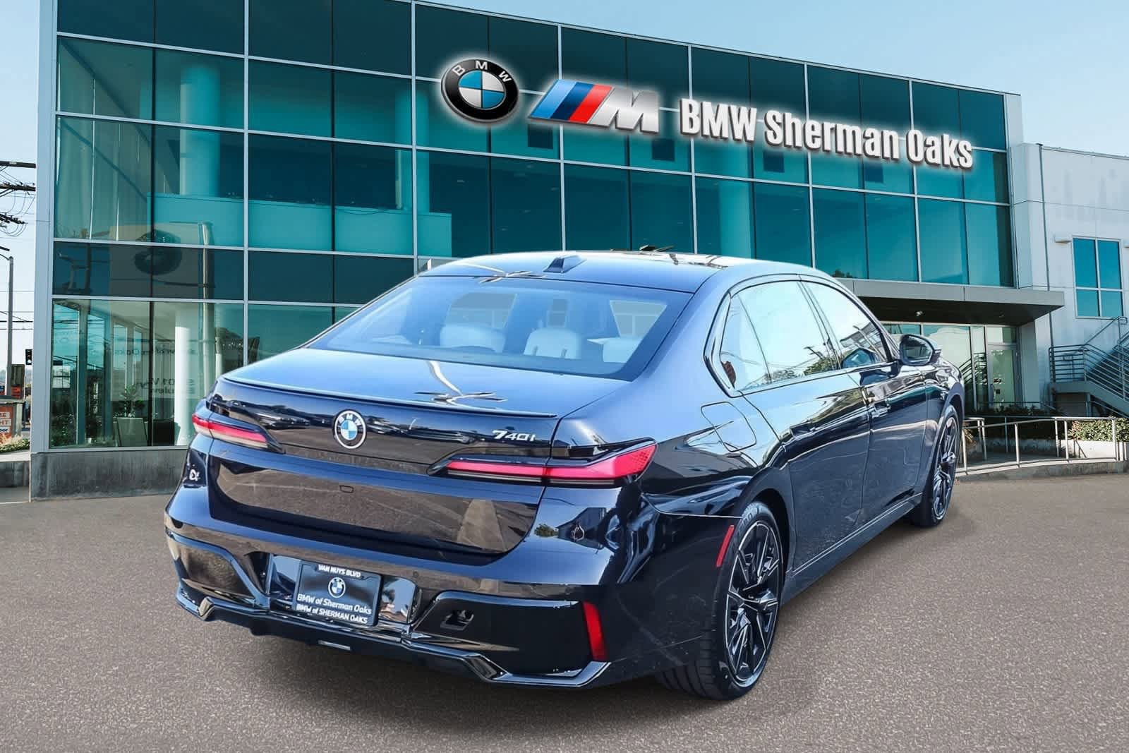 New 2026 BMW 740i RWD image 4