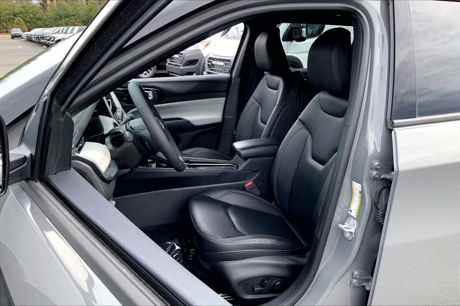 Certified 2024 Jeep Compass Limited image 8