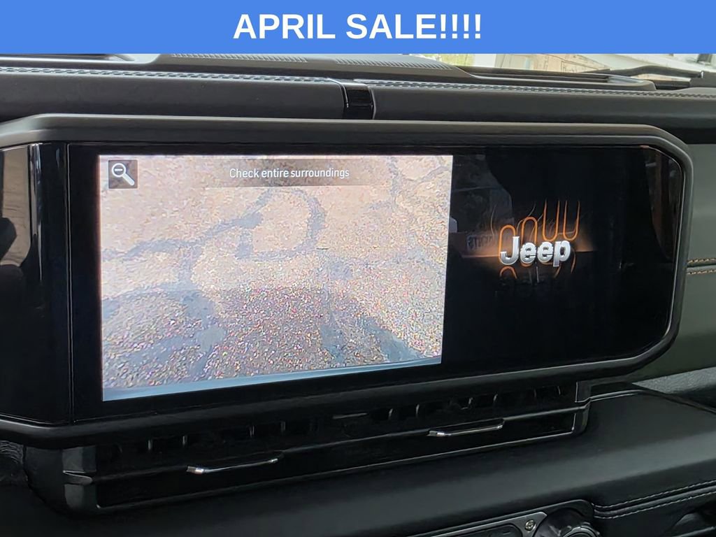 Used 2025 Jeep Gladiator Mojave w/ Convenience Group image 17