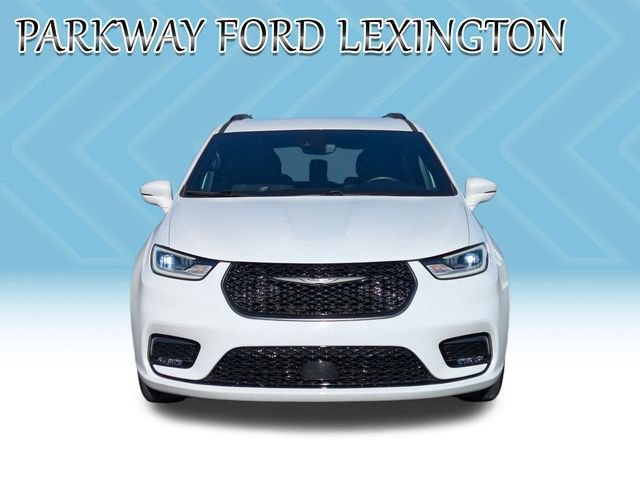 Used 2021 Chrysler Pacifica Touring w/ S Appearance Package image 2