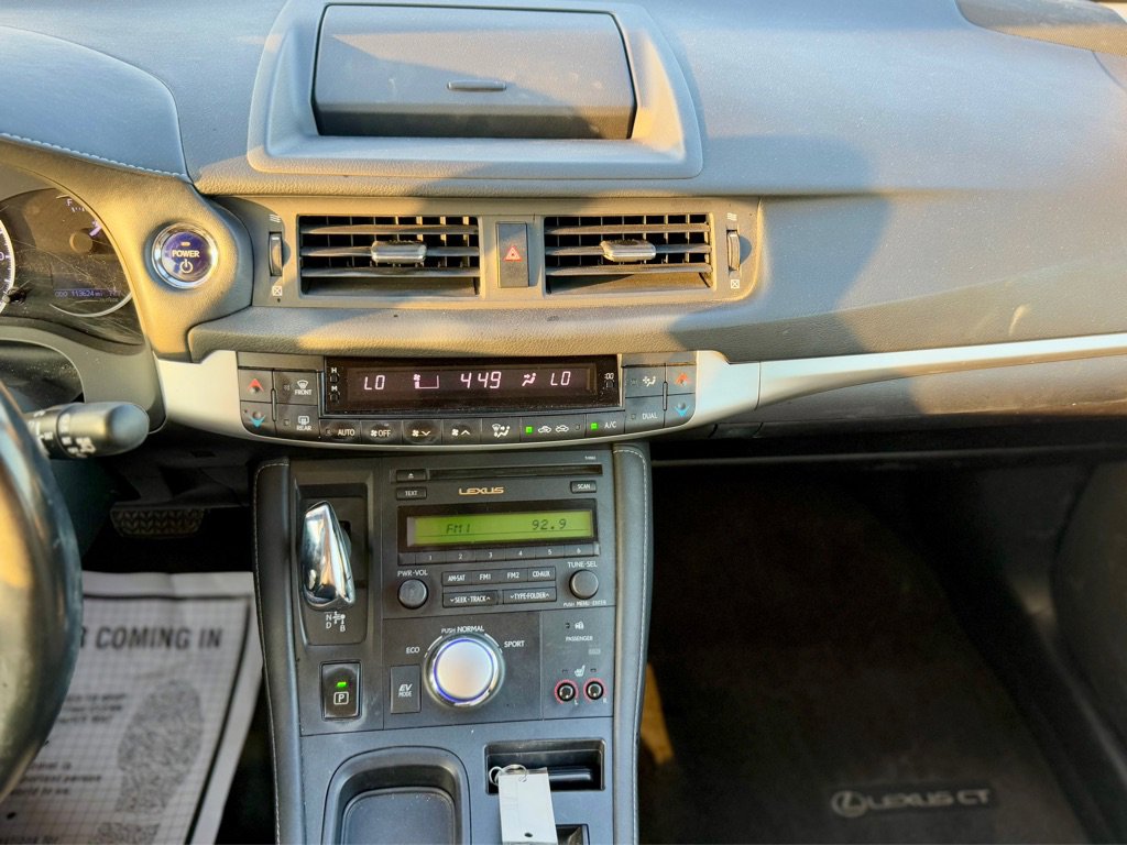 Used 2012 Lexus CT 200h Premium image 11