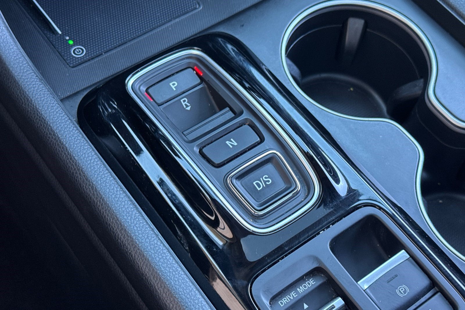 Used 2025 Honda Pilot Touring image 17