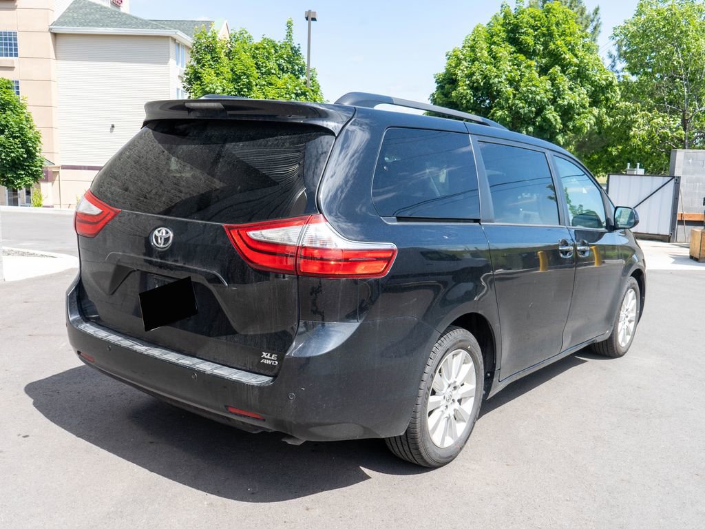 Used 2015 Toyota Sienna XLE w/ XLE Navigation Package AWD/4WD image 7