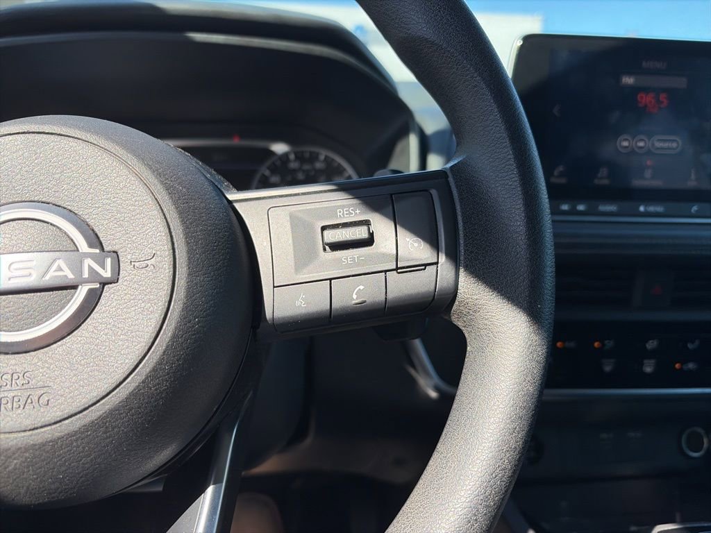 Used 2024 Nissan Rogue S image 18