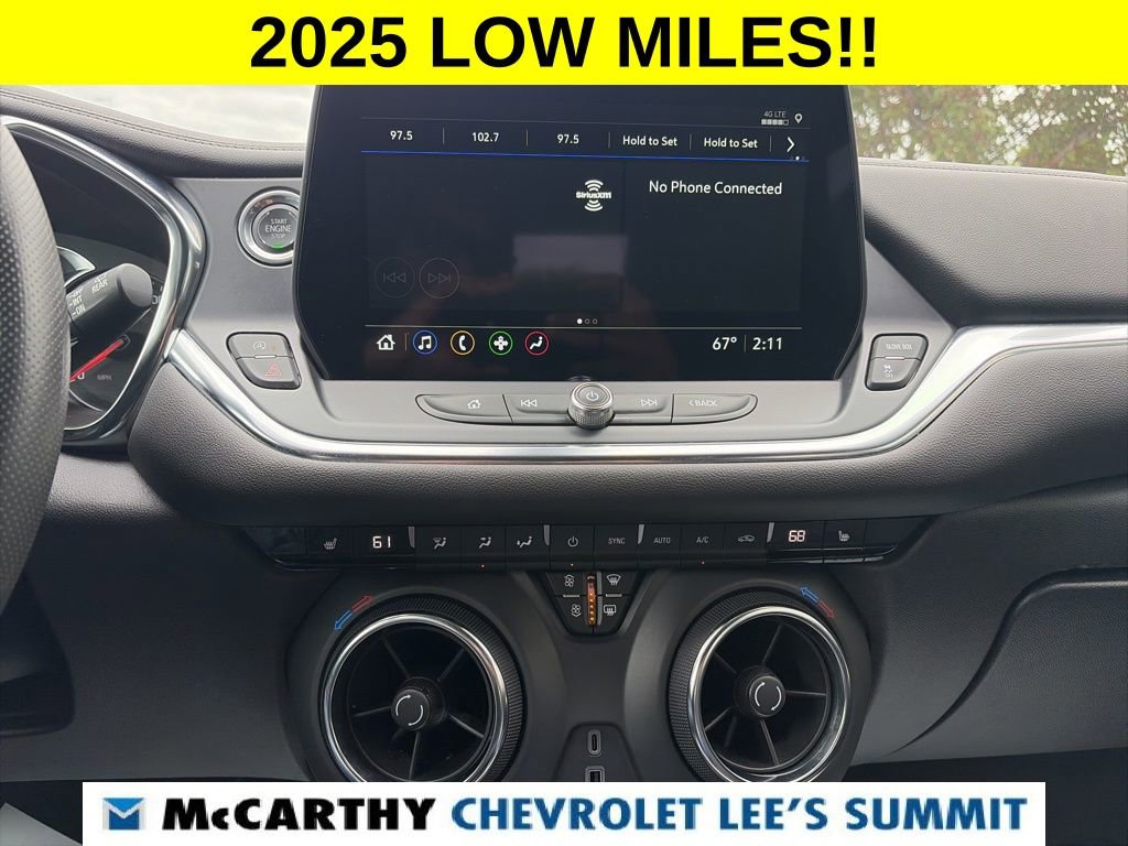 Used 2025 Chevrolet Blazer LT FWD image 7
