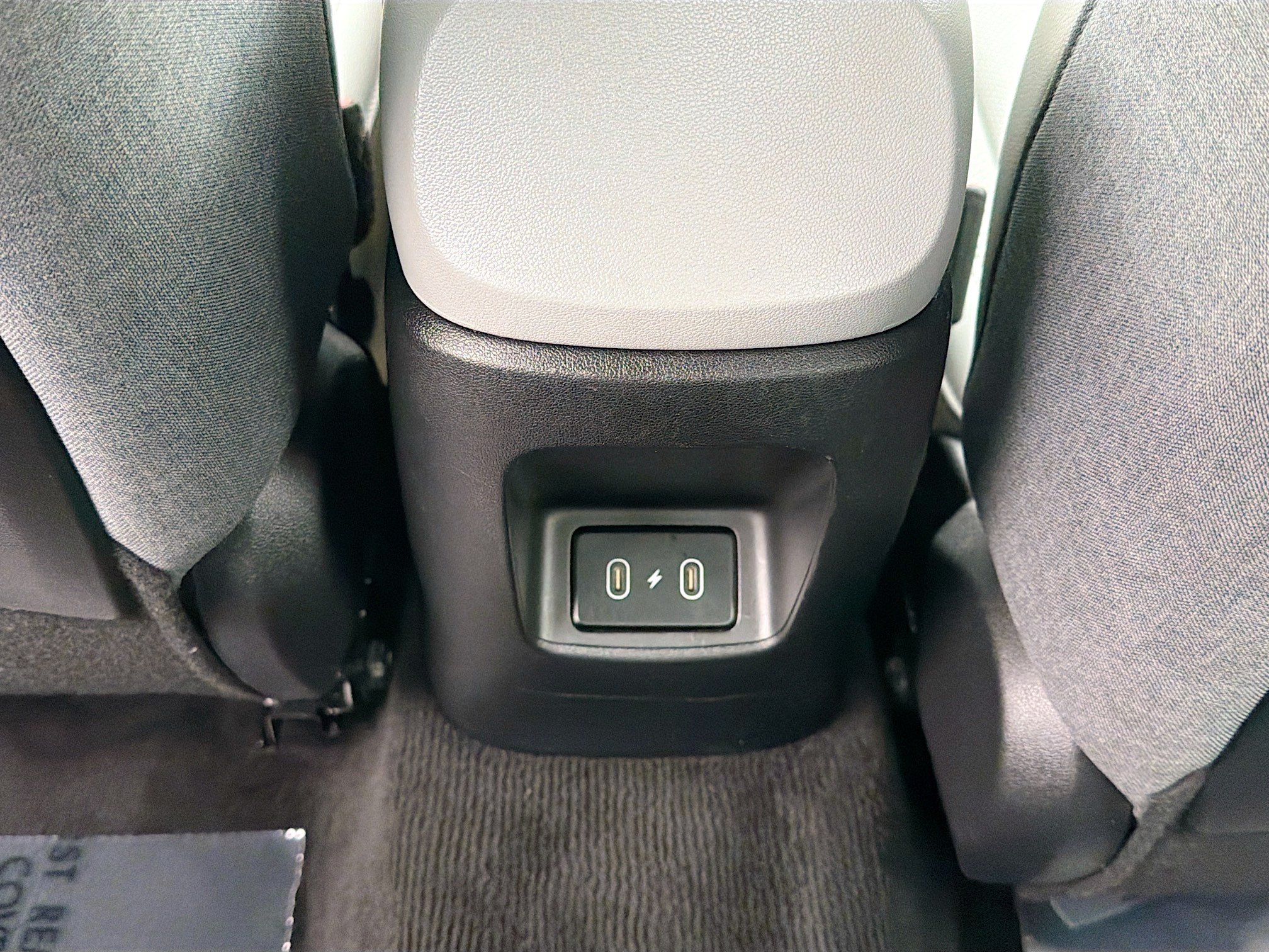Used 2025 Hyundai Elantra Limited FWD image 18