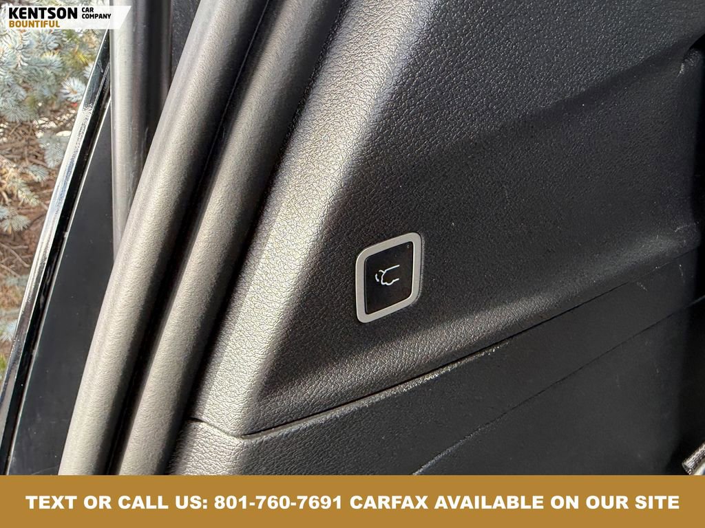 Used 2025 Chrysler Pacifica Select image 36