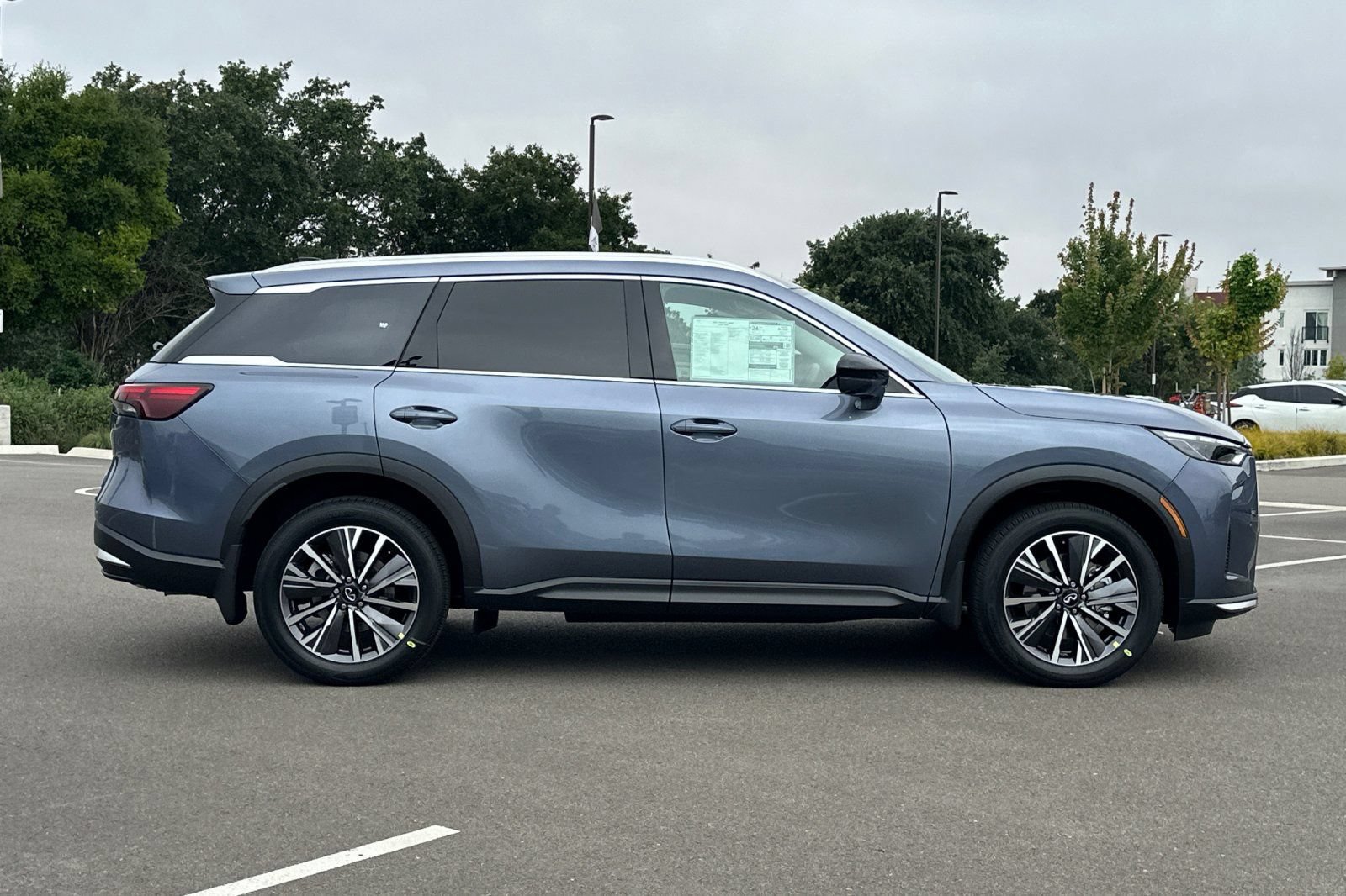 New 2027 INFINITI QX60 Luxe w/ Cargo Package AWD/4WD image 6