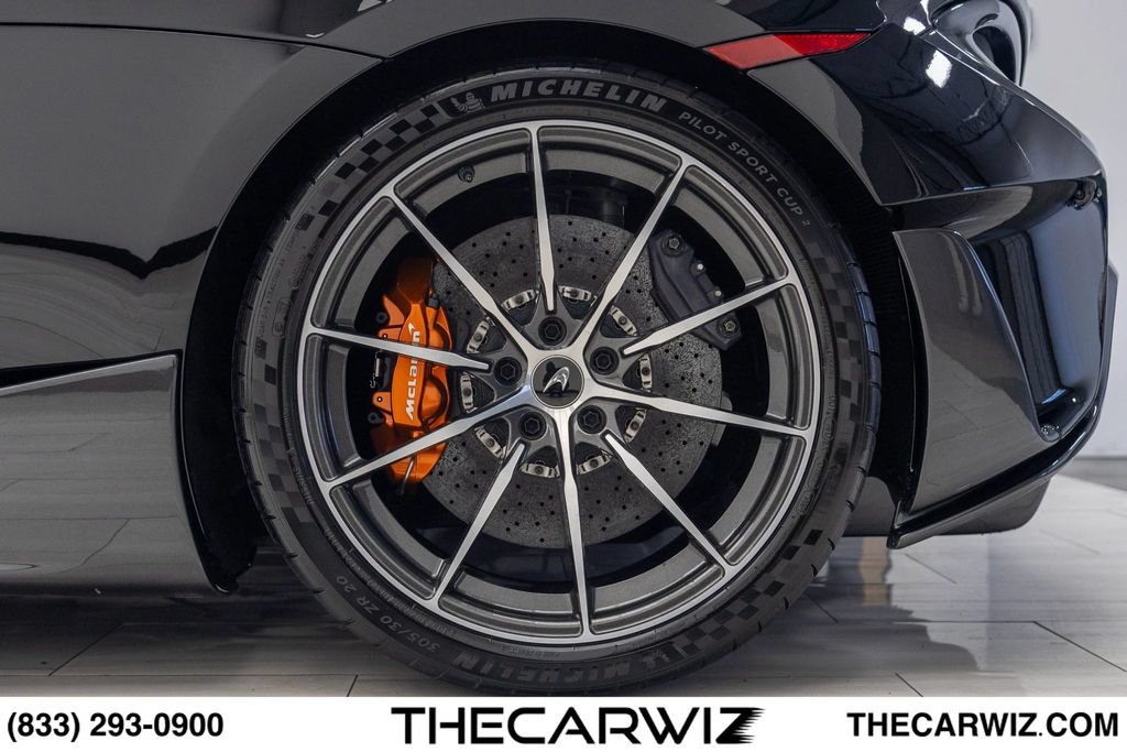 Used 2020 McLaren 600LT Spider RWD image 17