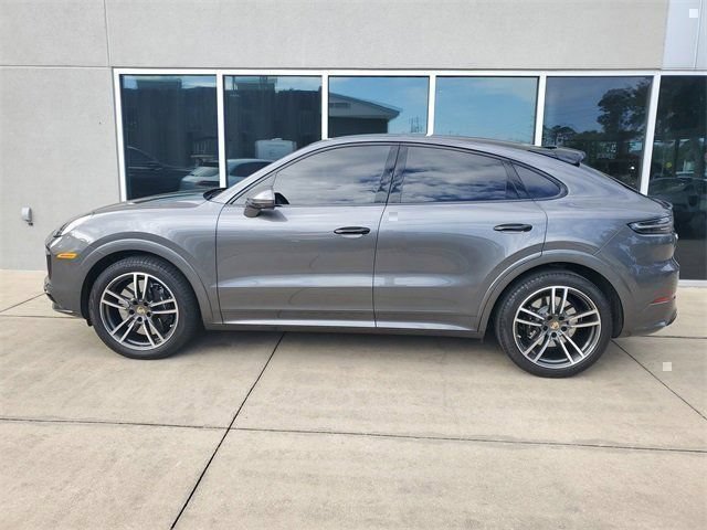 Used 2023 Porsche Cayenne Turbo AWD/4WD image 2
