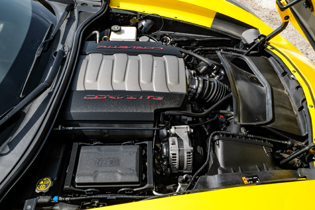 Used 2019 Chevrolet Corvette Stingray Coupe w/ 1LT RWD image 35