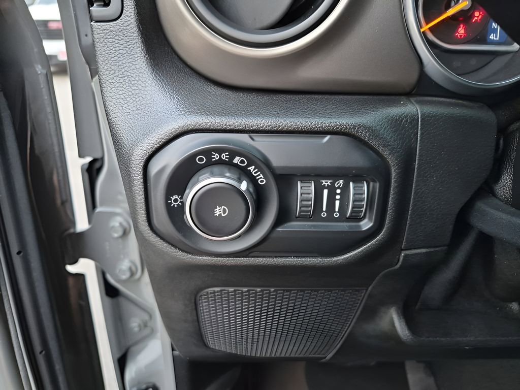 Used 2018 Jeep Wrangler Unlimited Sport S image 27