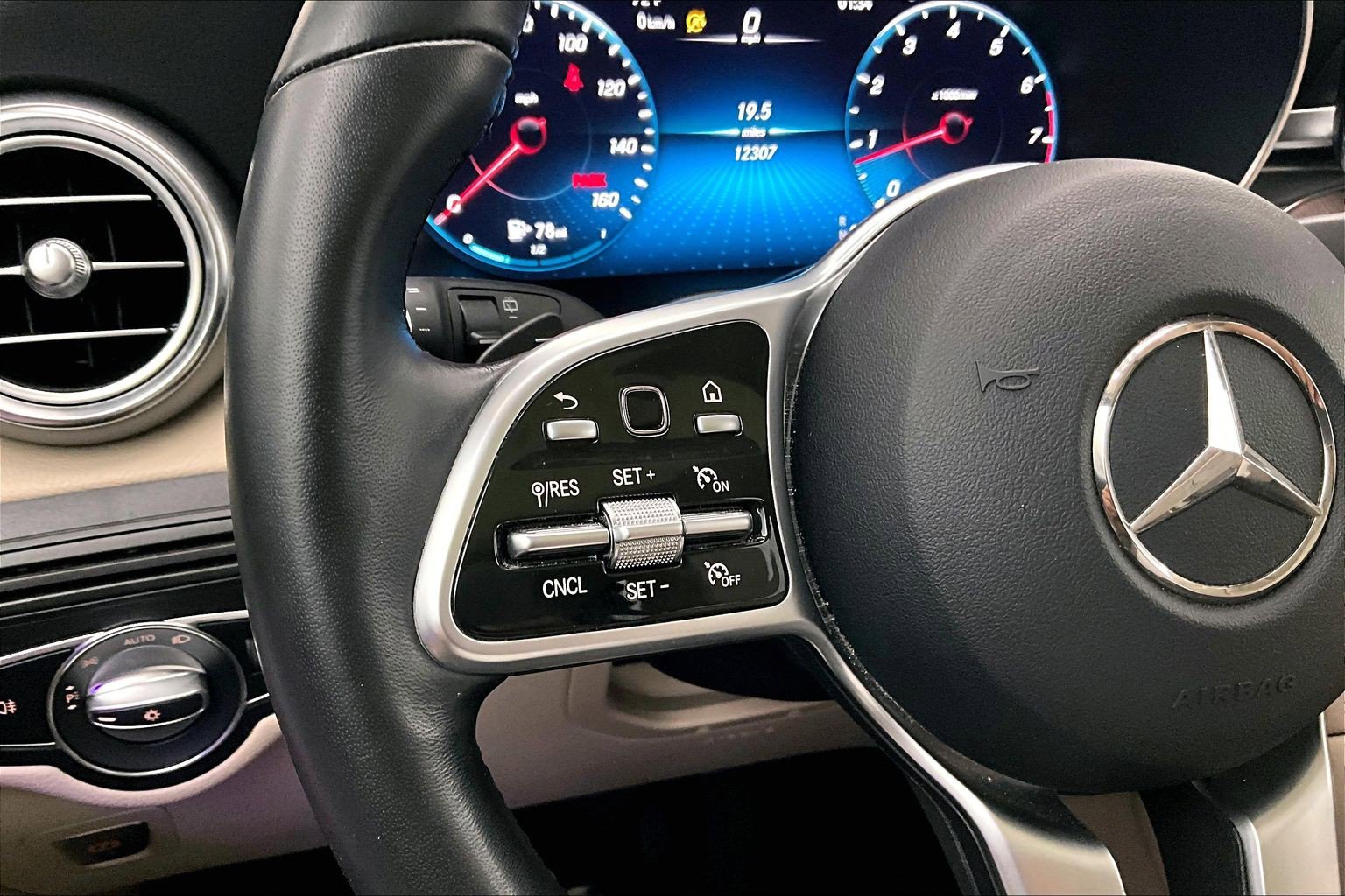 Certified 2022 Mercedes-Benz GLC 300 4MATIC image 21