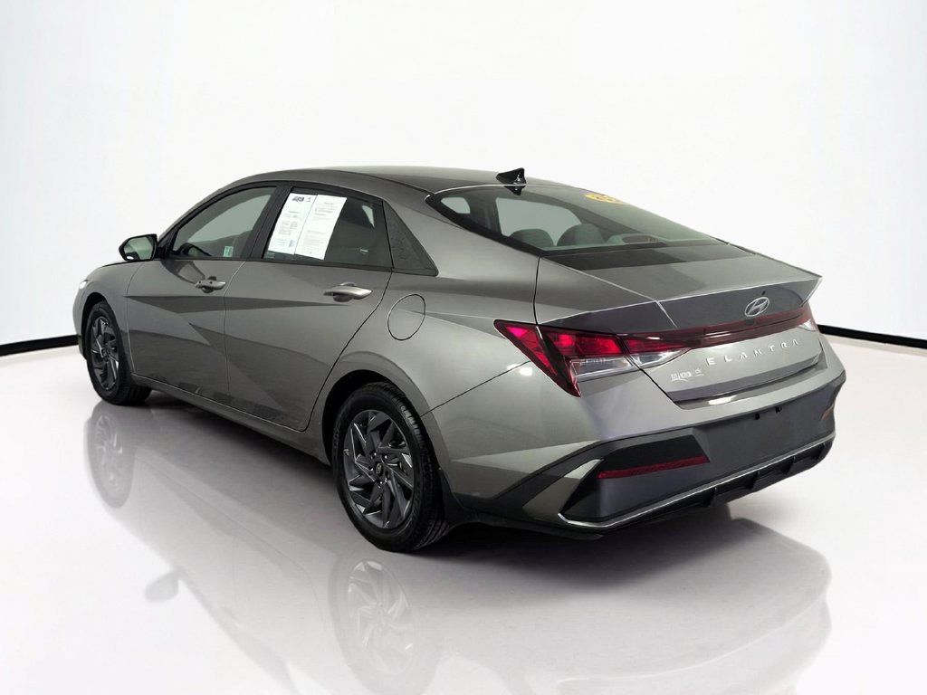 Used 2024 Hyundai Elantra SEL FWD image 8
