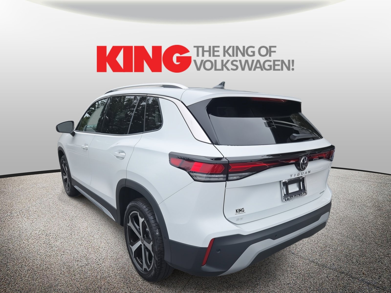 New 2025 Volkswagen Tiguan SE image 5