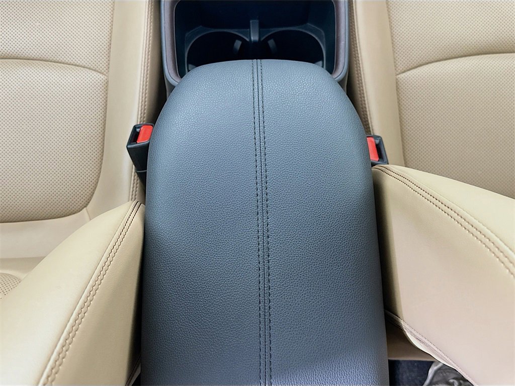 Used 2022 Toyota RAV4 Limited image 22