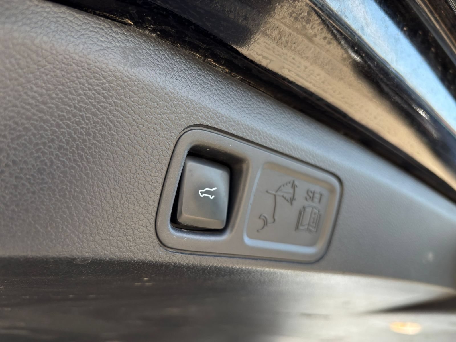 Used 2024 Ford Expedition Limited AWD/4WD image 24