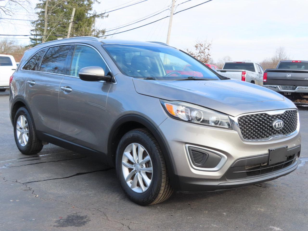 Used 2017 Kia Sorento LX w/ LX Convenience Package image 8
