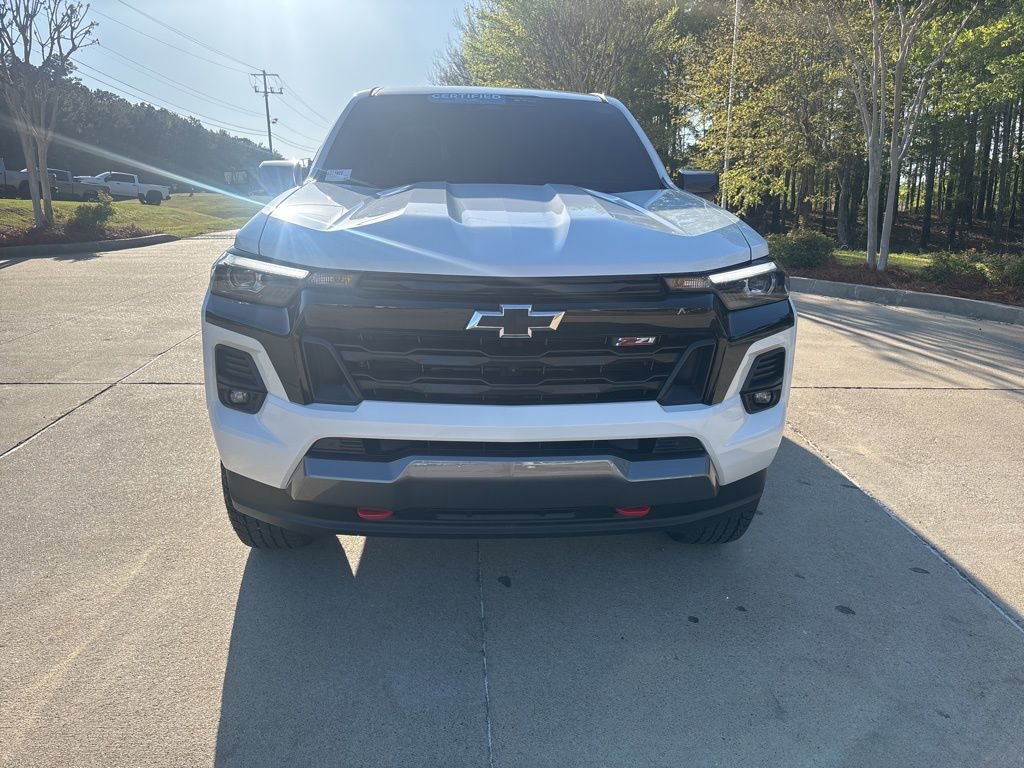 Used 2025 Chevrolet Colorado Z71 w/ Technology Package image 2