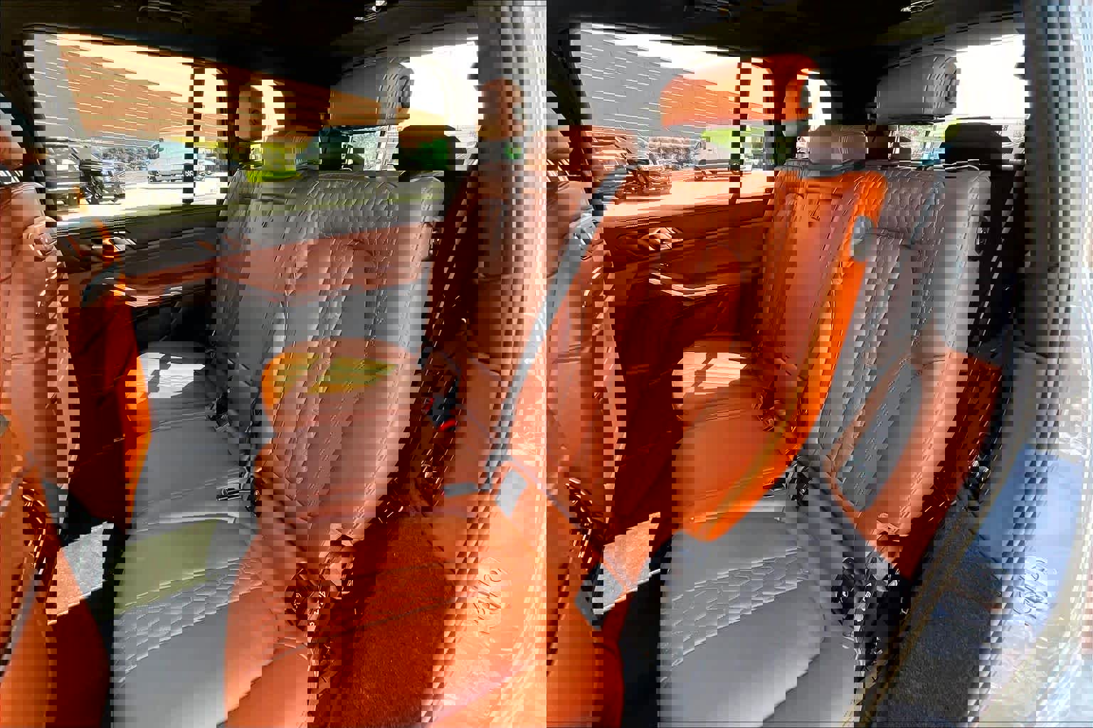 Used 2024 BMW X7 xDrive40i w/ M Sport Package AWD/4WD image 21