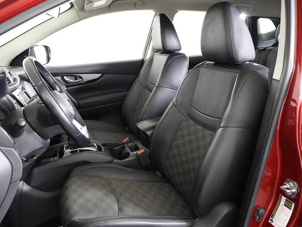 Used 2022 Nissan Rogue Sport SV w/ Technology Package image 28