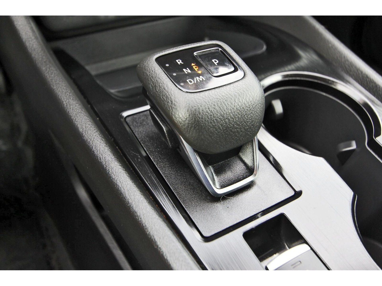 Used 2024 Nissan Rogue SV FWD image 28