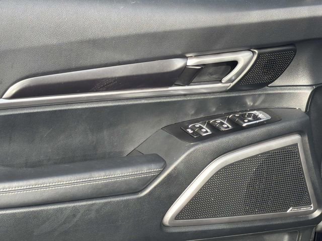 Used 2025 Kia Telluride LX image 19