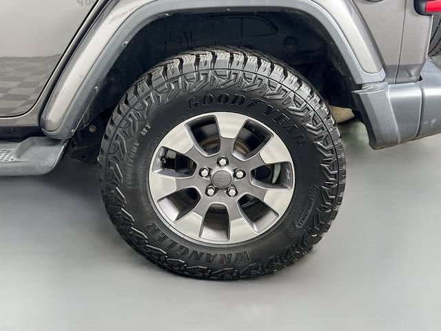 Used 2019 Jeep Wrangler Unlimited Sahara w/ Dual Top Group AWD/4WD image 35