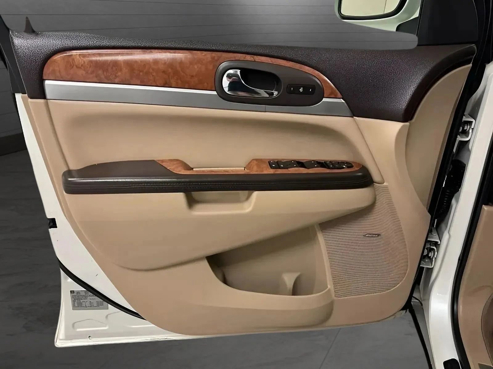 Used 2011 Buick Enclave CXL FWD image 9