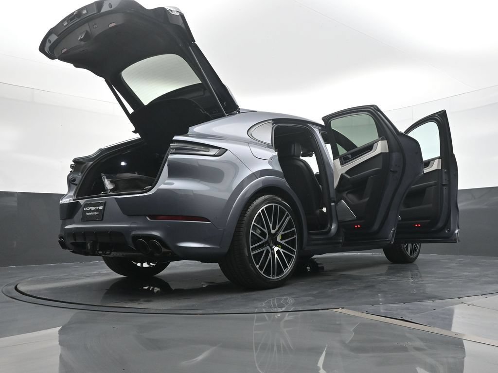 New 2026 Porsche Cayenne Turbo AWD/4WD image 27