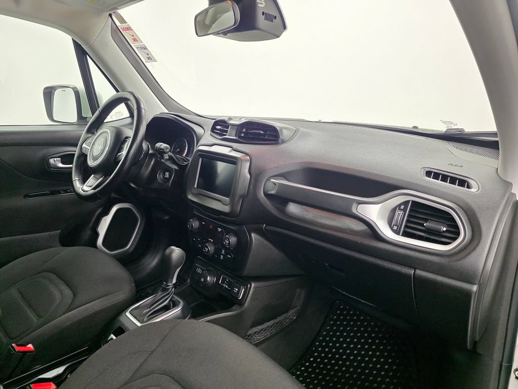 Used 2020 Jeep Renegade Latitude w/ Cold Weather Group AWD/4WD image 12