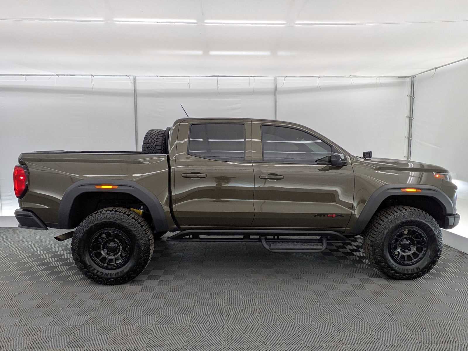 Used 2024 GMC Canyon AT4X w/ AT4X AEV Edition AWD/4WD image 7