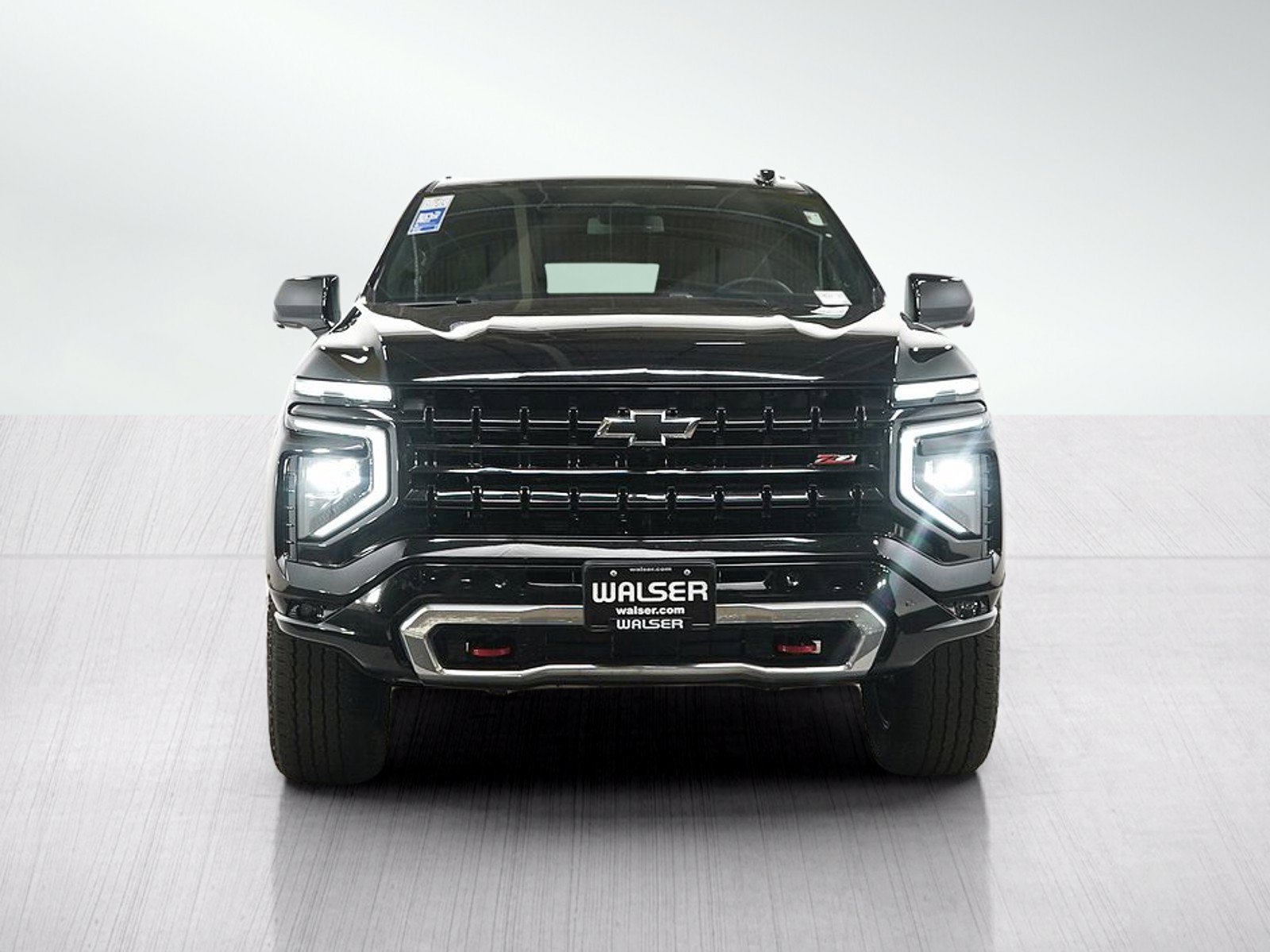 Used 2025 Chevrolet Suburban Z71 AWD/4WD image 9