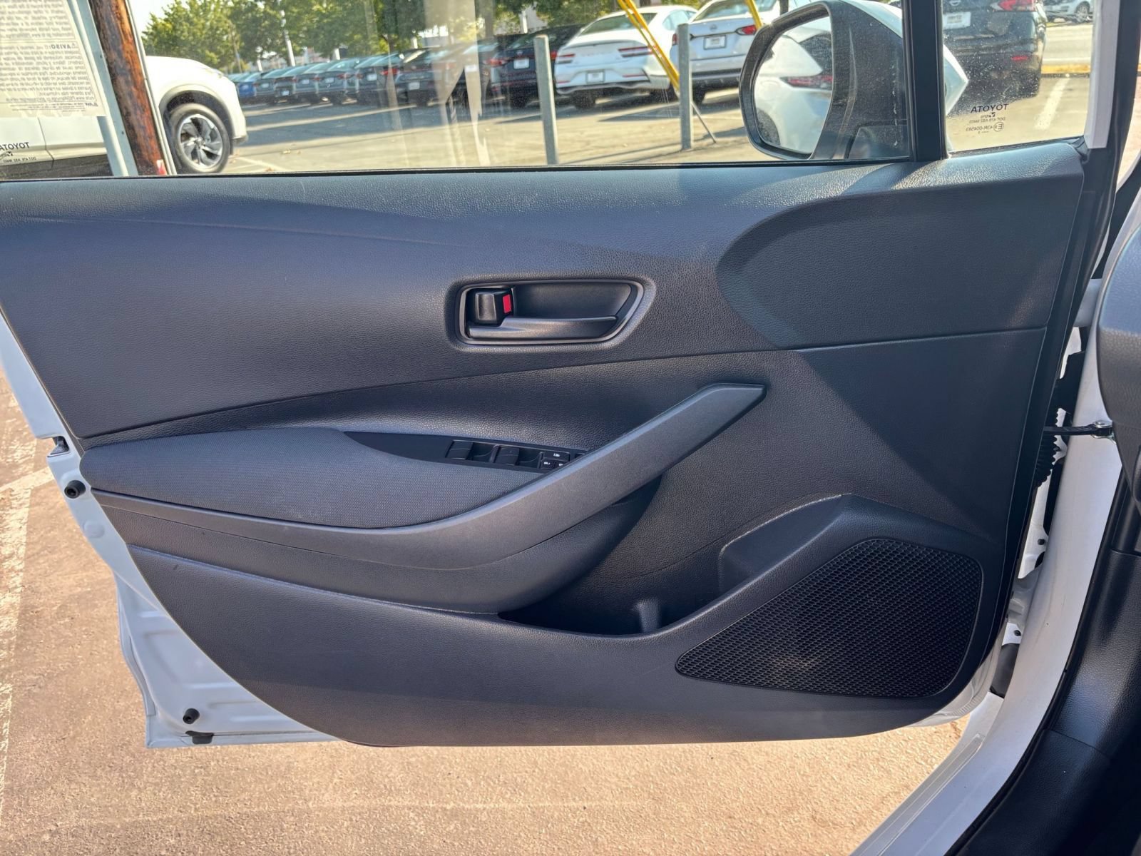 Used 2025 Toyota Corolla LE FWD image 18