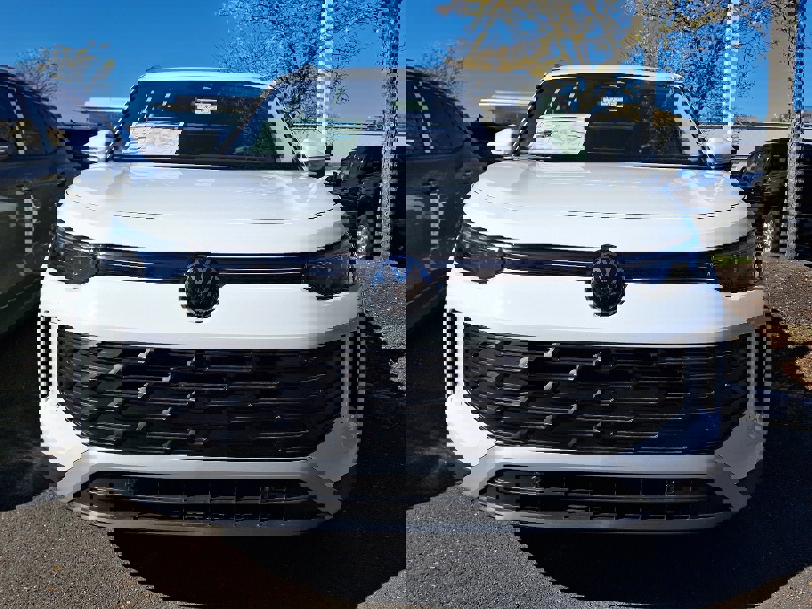 New 2026 Volkswagen Tiguan SE image 2