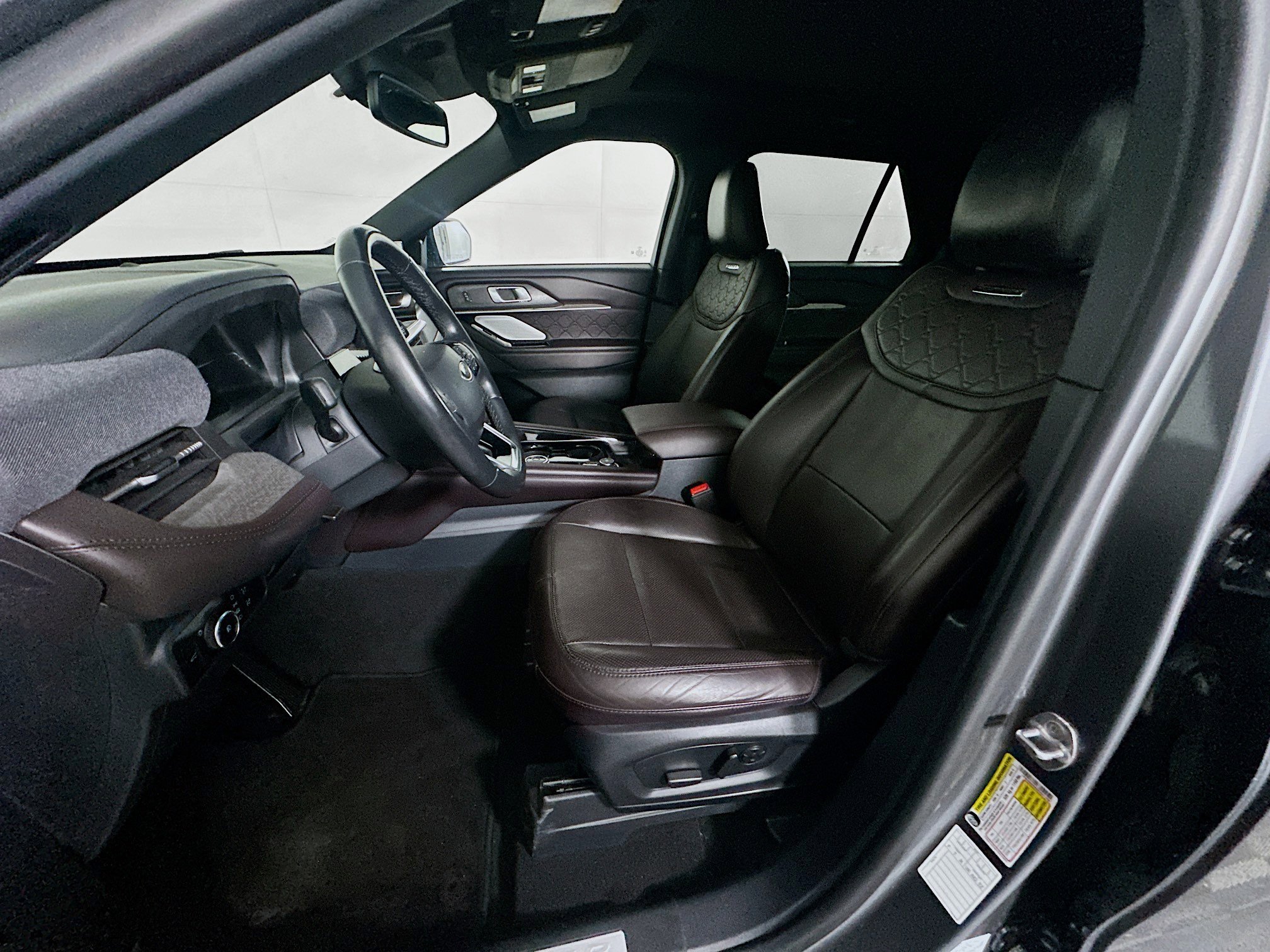 Used 2025 Ford Explorer Platinum w/ LUX Leather Package AWD/4WD image 13