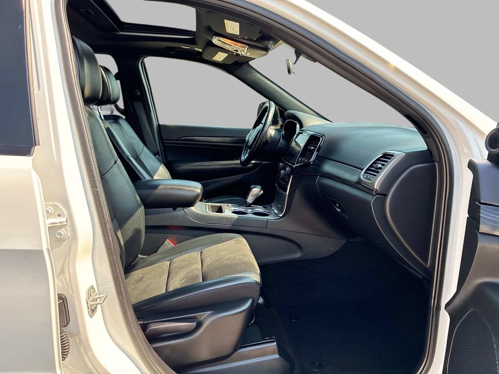 Certified 2021 Jeep Grand Cherokee Laredo X AWD/4WD image 9