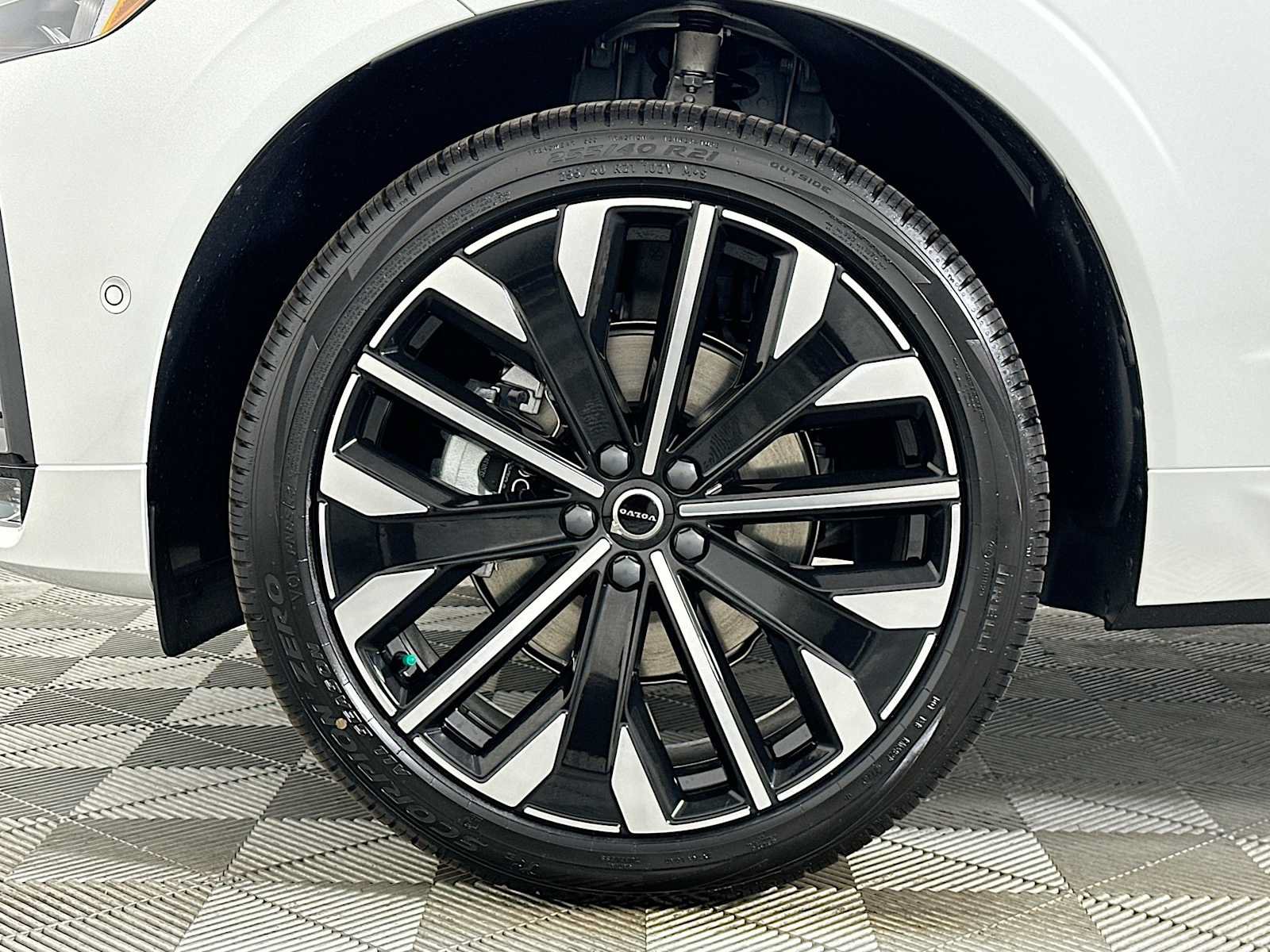 New 2026 Volvo XC60 B5 Ultra w/ Climate Package PRO AWD/4WD image 29