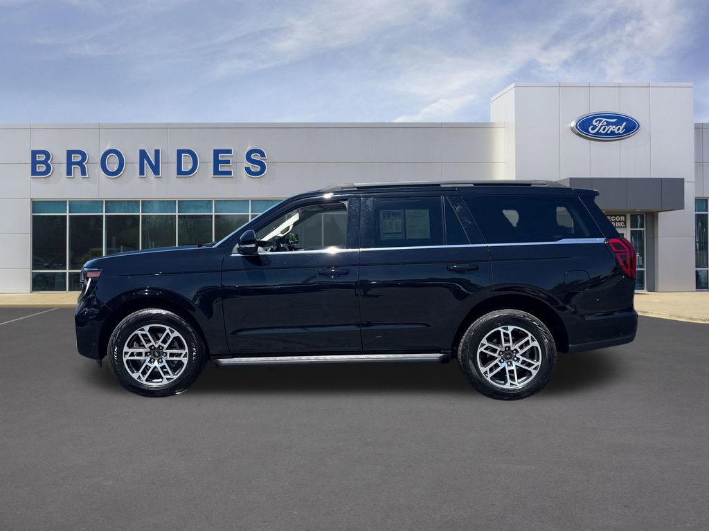 Used 2025 Ford Expedition Active AWD/4WD image 1