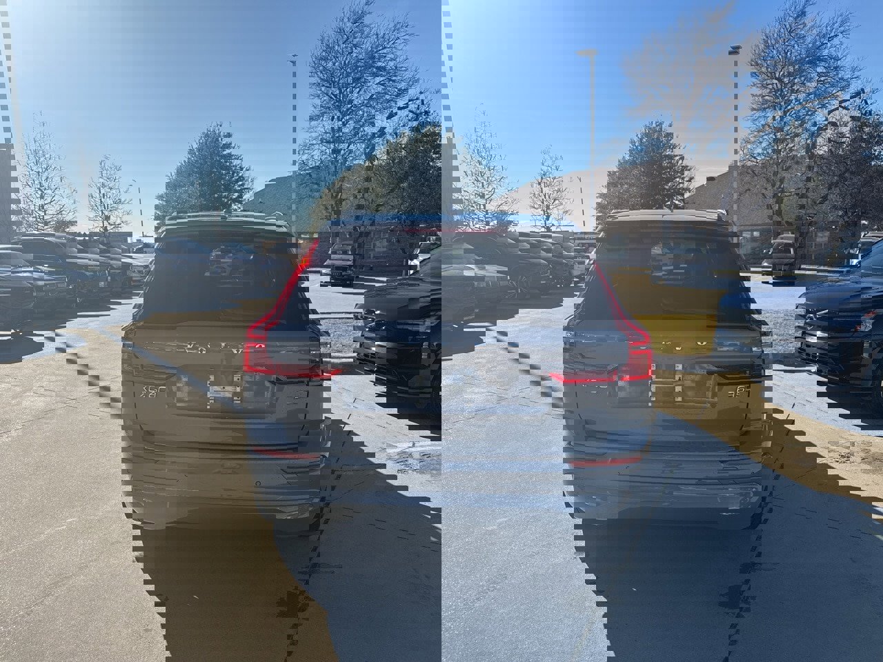 Certified 2023 Volvo XC60 B5 Core w/ Protection Package Premier image 6