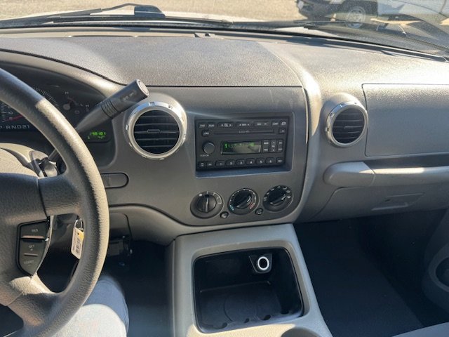 Used 2004 Ford Expedition XLT RWD image 15
