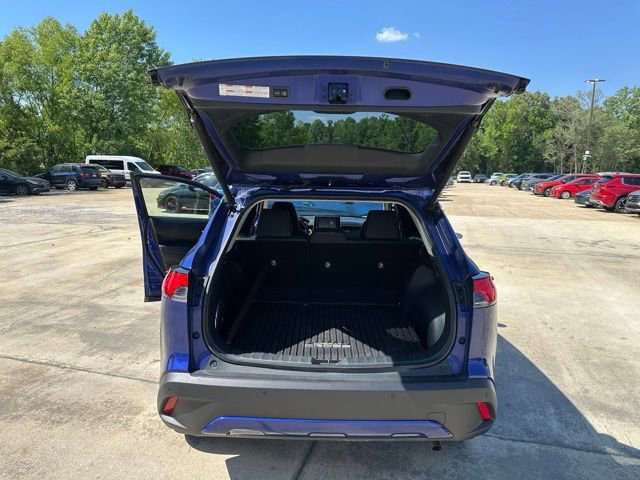 Used 2022 Toyota Corolla Cross XLE w/ Convenience Package AWD/4WD image 14