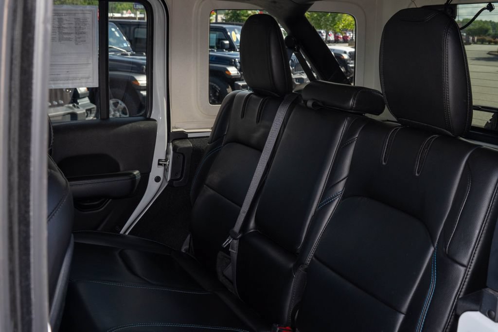 Used 2023 Jeep Wrangler Unlimited Rubicon 4xe AWD/4WD image 17