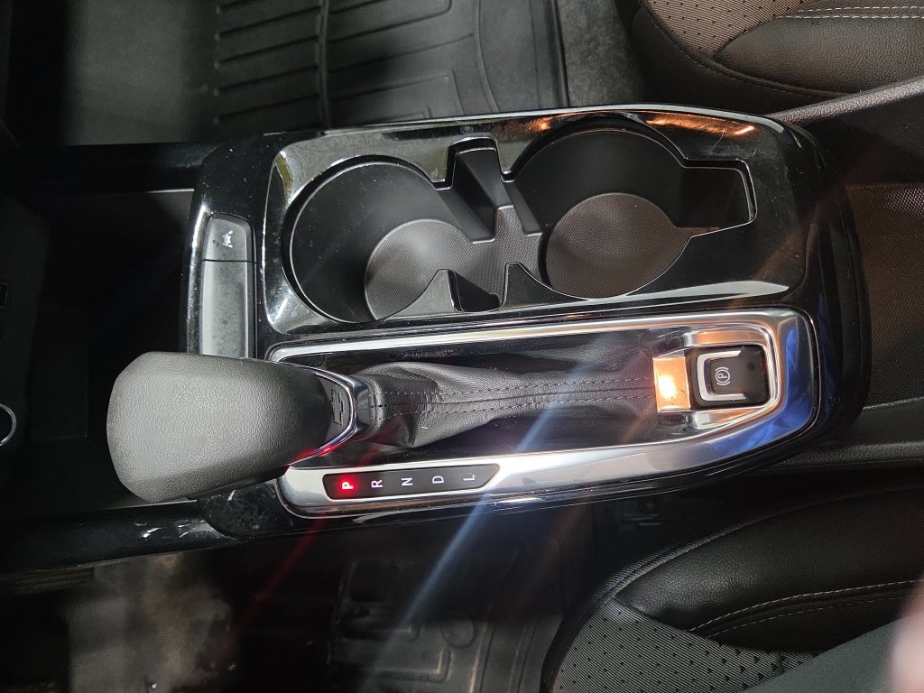 Used 2025 Chevrolet Trax LT w/ LT Convenience Package FWD image 35