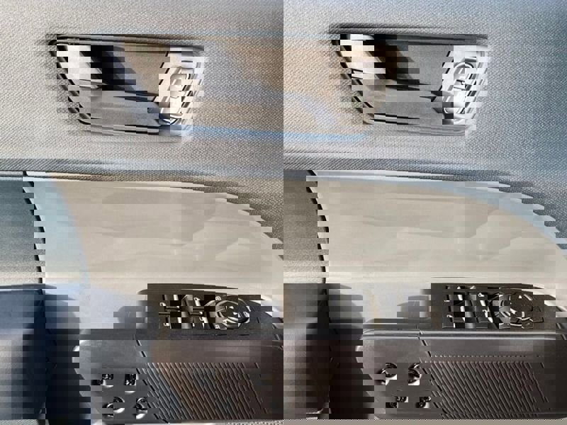 New 2025 Ford Maverick Lariat w/ Black Appearance Package image 32