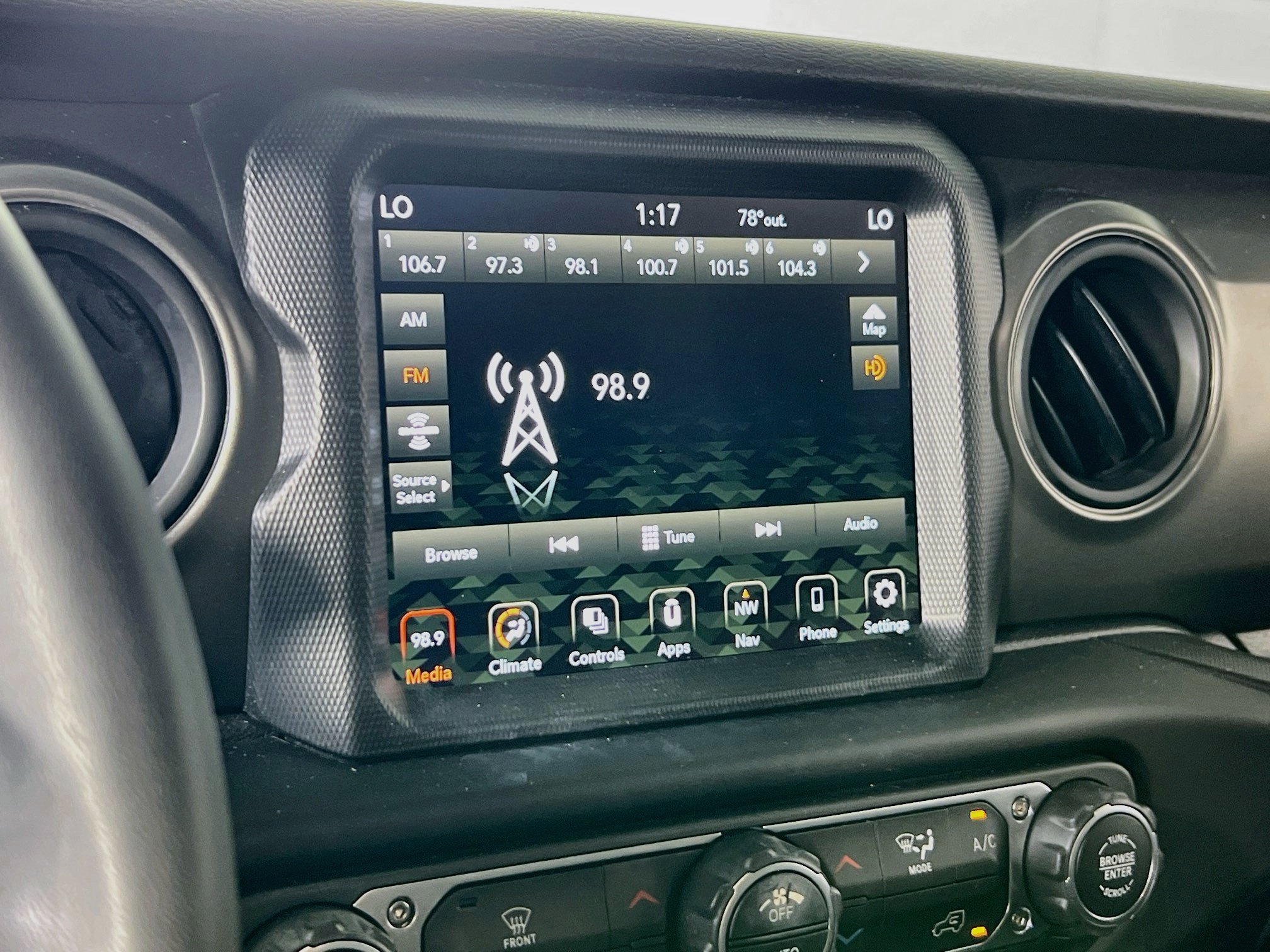 Used 2023 Jeep Wrangler Unlimited Sport w/ Sun And Sound Package AWD/4WD image 15