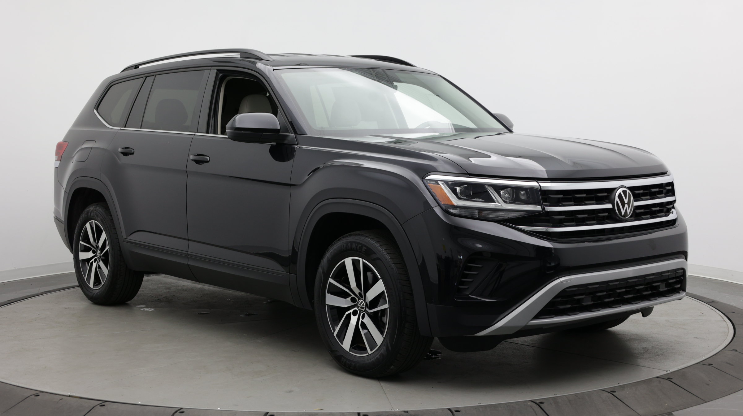 Used 2023 Volkswagen Atlas SE FWD image 3