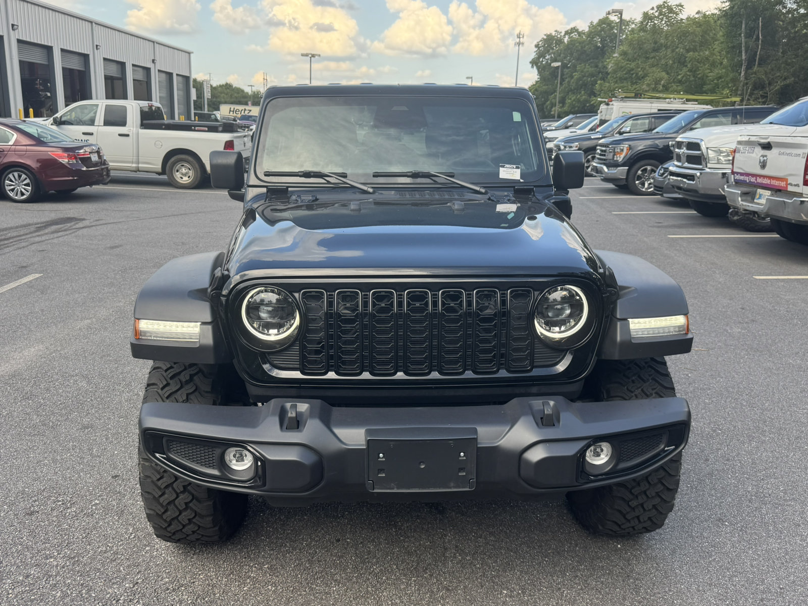Used 2025 Jeep Wrangler Willys AWD/4WD image 2