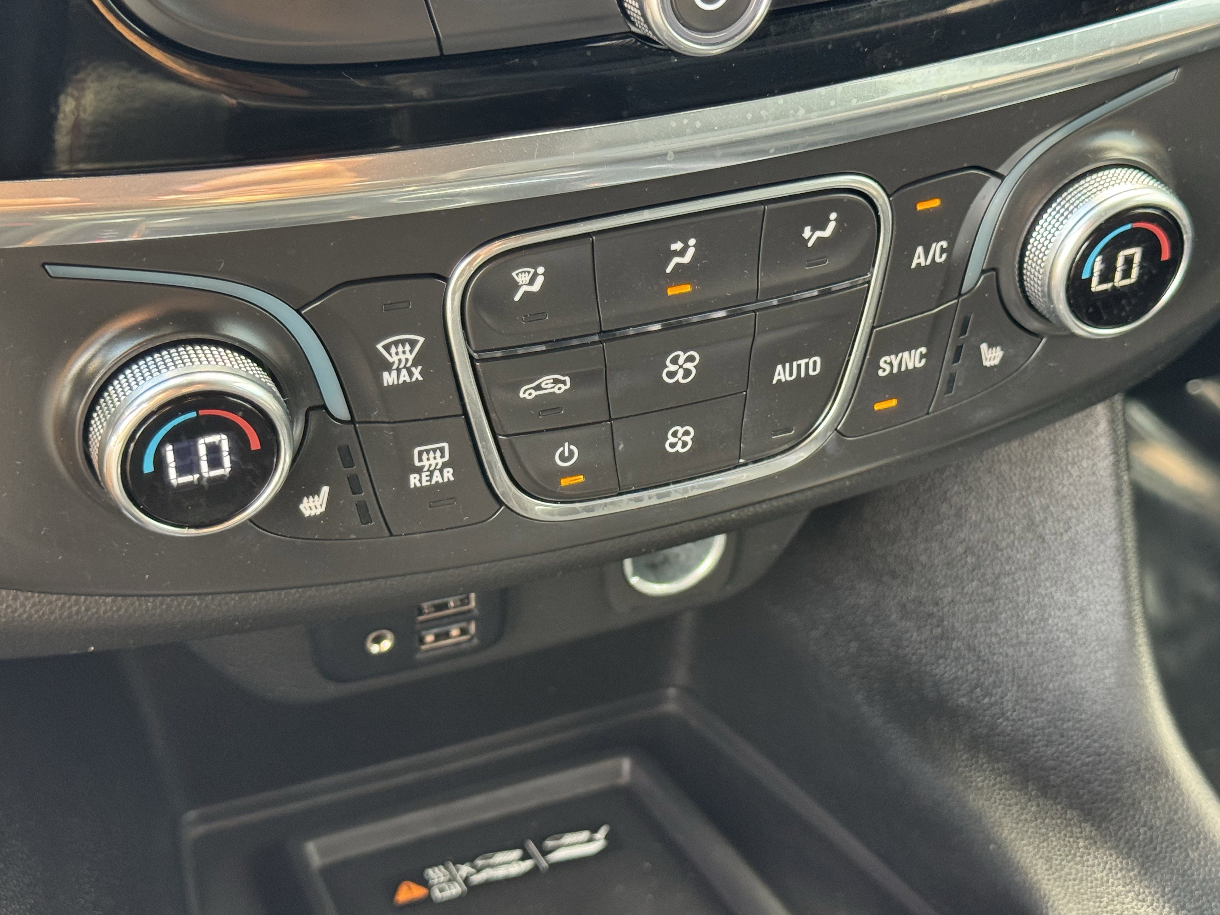 Used 2023 Chevrolet Traverse RS image 20